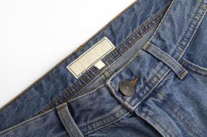 modèle d'étiquette sur un pantalon en jean photo