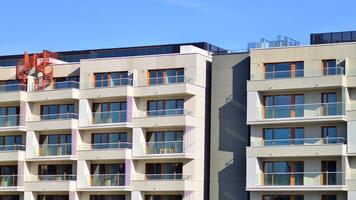 moderne architecture de Urbain Résidentiel appartement bâtiment. appartement bâtiment extérieur, Résidentiel maison façade. photo