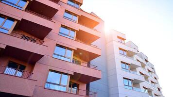 moderne architecture de Urbain Résidentiel appartement bâtiment. appartement bâtiment extérieur, Résidentiel maison façade. photo