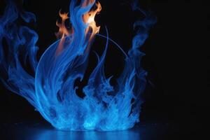 bleu flammes sur une noir Contexte photo