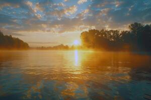 le coucher du soleil plus de tranquille lac, moulage chaud lueur plus de le l'eau et alentours paysage photo