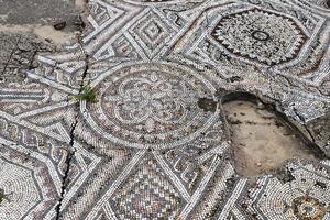 1 céramique marbre mosaïque. béton des produits couvert avec petit céramique carrelage photo