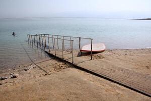 le mort mer est une fermé, endoréique corps de l'eau dans le milieu est entre Israël et Jordan. photo