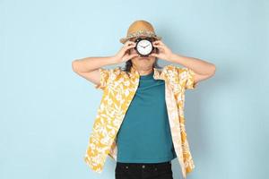 homme en vêtements d'été photo