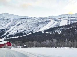 centre de ski hemsedal senter dans le paysage d'hiver, viken, norvège. photo