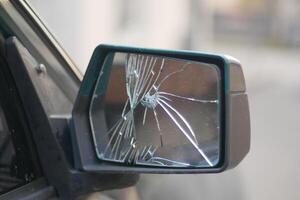 cassé voiture arrière vue miroir photo