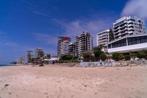 plage de salinas, santa elena, équateur photo