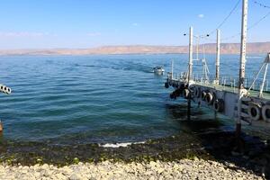 Lac Kinneret. le des lacs littoral est le le plus bas masse continentale sur Terre photo