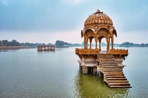 Indien point de repère gadi Sagar dans Rajasthan photo