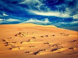 blanc le sable dunes sur lever du soleil, mui non, vietnam photo