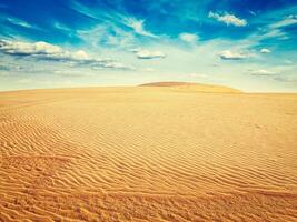 blanc le sable dunes sur lever du soleil, mui non, vietnam photo