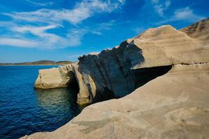 célèbre sarakiniko plage sur milos île dans Grèce photo