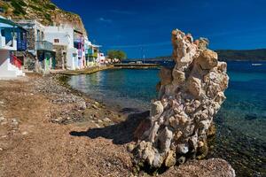 grec pêche village klima sur milos île dans Grèce photo