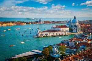 vue de Venise lagune et Père Noël maria della saluer. Venise, Italie photo