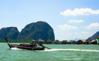 ko panyi - musulman pêche village. koh panyee règlement construit sur échasses de phang nga baie, Thaïlande photo