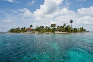 Belize cayes - petit tropical île à barrière récif avec paradis plage - connu pour plongée, plongée en apnée et relaxant les vacances - Caraïbes mer, bélize, central Amérique photo