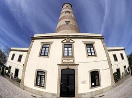 farol de aveiro. phare dans le côte de aveiro, dans de face de atlantique océan, le plus gros de le Portugal photo