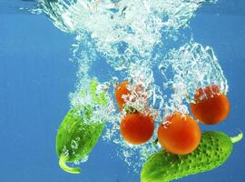 légumes dans l'eau photo