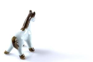 blanc céramique figurine de une cheval photo