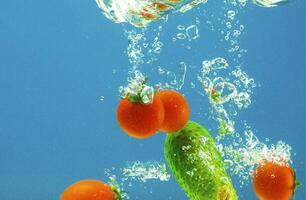 légumes dans l'eau photo