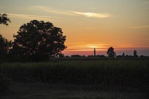 Orange le coucher du soleil paysage pays champ photo