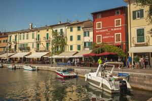 paresser Italie 16 septembre 2020 dogane veneta et portique dans paresser dans Italie avec coloré bateaux photo