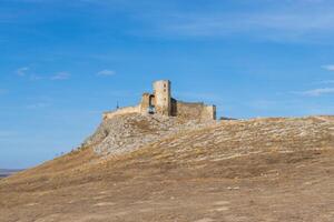 paysage de le enisala médiéval forteresse situé près Jurilovca dans tulcée, Roumanie. photo
