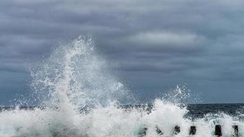 vagues dans l'océan atlantique photo