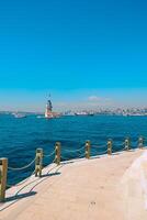 kiz kulesi alias de jeune fille la tour et paysage urbain de Istanbul verticale photo