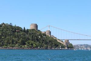 rumeli hisari ou rumeli forteresse avec fatih sultan mehmet pont photo