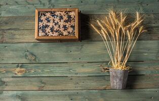 Collier et perles sur une en bois Contexte photo