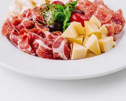 gourmet charcuterie et fromage plat photo