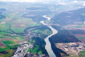 aérien drone coup panorama vue de Suisse village de ziefen. photo