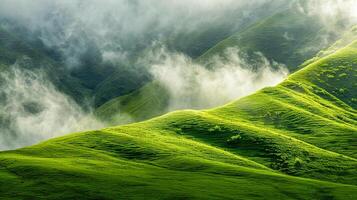 paysage avec des nuages repos sur une vert flanc de coteau dans lumière du soleil. photo