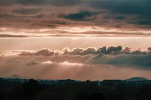 nuageux Matin ciel avec couche de cirro-stratus des nuages, doux atmosphère photo