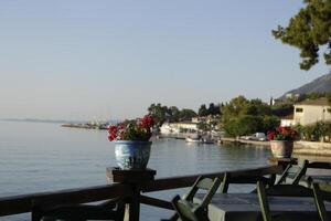 port avec Restaurants dans Lygie, lefkada, Grèce photo