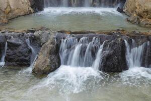 cascade dans lent vitesse d'obturation photo