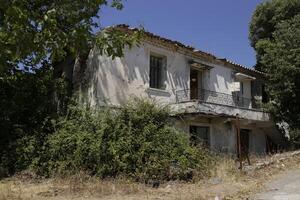 vieux abandonné Maisons dans lefkada, Grèce photo