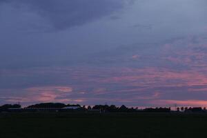 le coucher du soleil dans le Pays-Bas photo