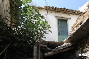 vieux village avec vieux Maisons sur corfou, Grèce photo