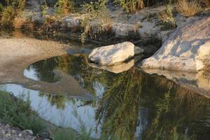 bassin de l'eau lequel est la gauche dans le sec almanzora rivière , alméria, Espagne photo