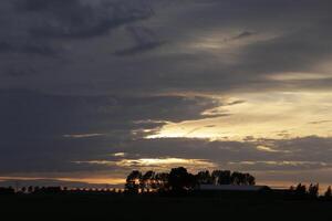 le coucher du soleil dans le Pays-Bas photo