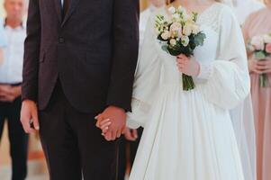 prêtre pendant une mariage la cérémonie - nuptial Masse photo