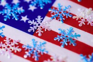 flocons de neige sur le drapeau américain photo