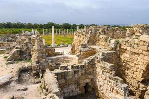 ruines de ancien théâtre dans ville salamis, nord Chypre dans salamis, turc république. photo