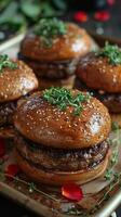 gourmet des hamburgers surmonté avec Frais herbes au milieu de une floral réglage photo