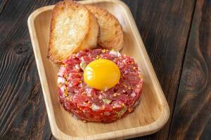 du boeuf steak tartare photo