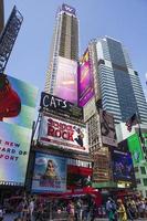 New York, États-Unis, 31 août 2017 - personnes non identifiées sur Times Square, New York. Times Square est le lieu touristique le plus populaire de la ville de New York. photo