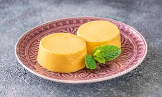 mangue et crème gelée photo