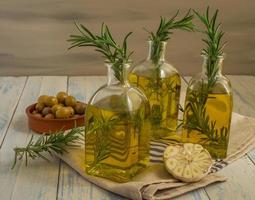 huile d'olive au romarin infusé
